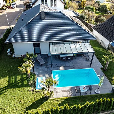 Grosszuegige Unterkunft Mit Terrasse Oberbrechen ภายนอก รูปภาพ