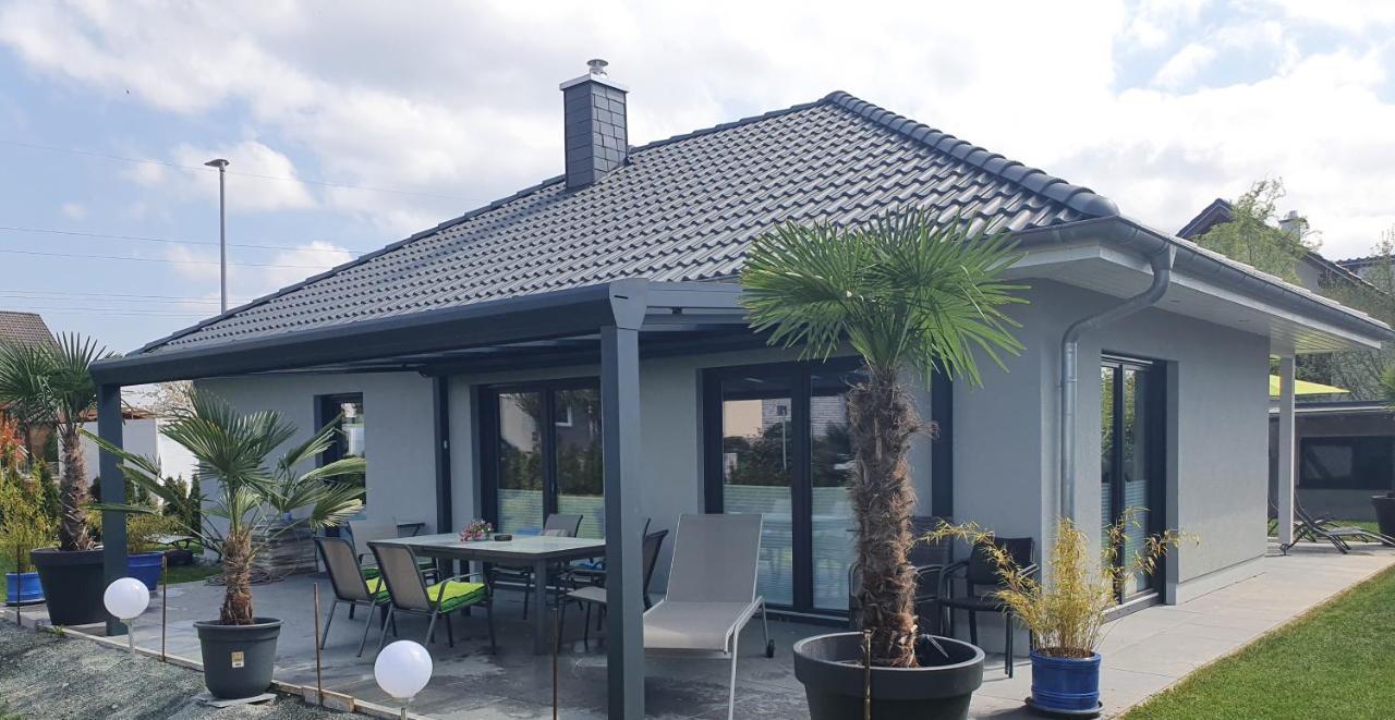 Grosszuegige Unterkunft Mit Terrasse Oberbrechen ภายนอก รูปภาพ