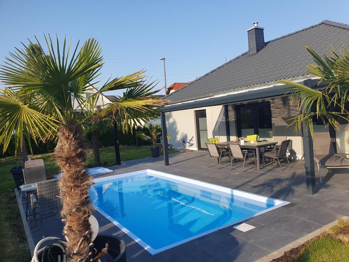 Grosszuegige Unterkunft Mit Terrasse Oberbrechen ภายนอก รูปภาพ