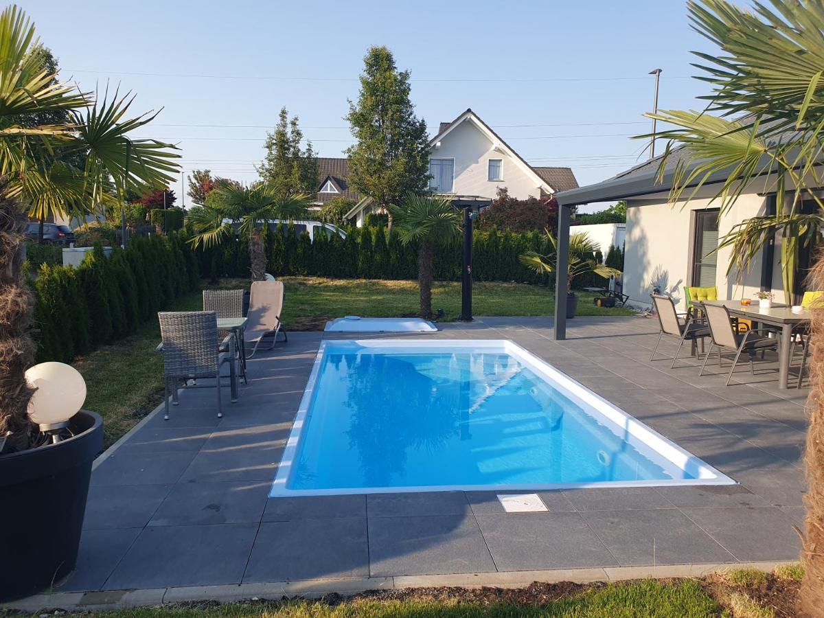 Grosszuegige Unterkunft Mit Terrasse Oberbrechen ภายนอก รูปภาพ