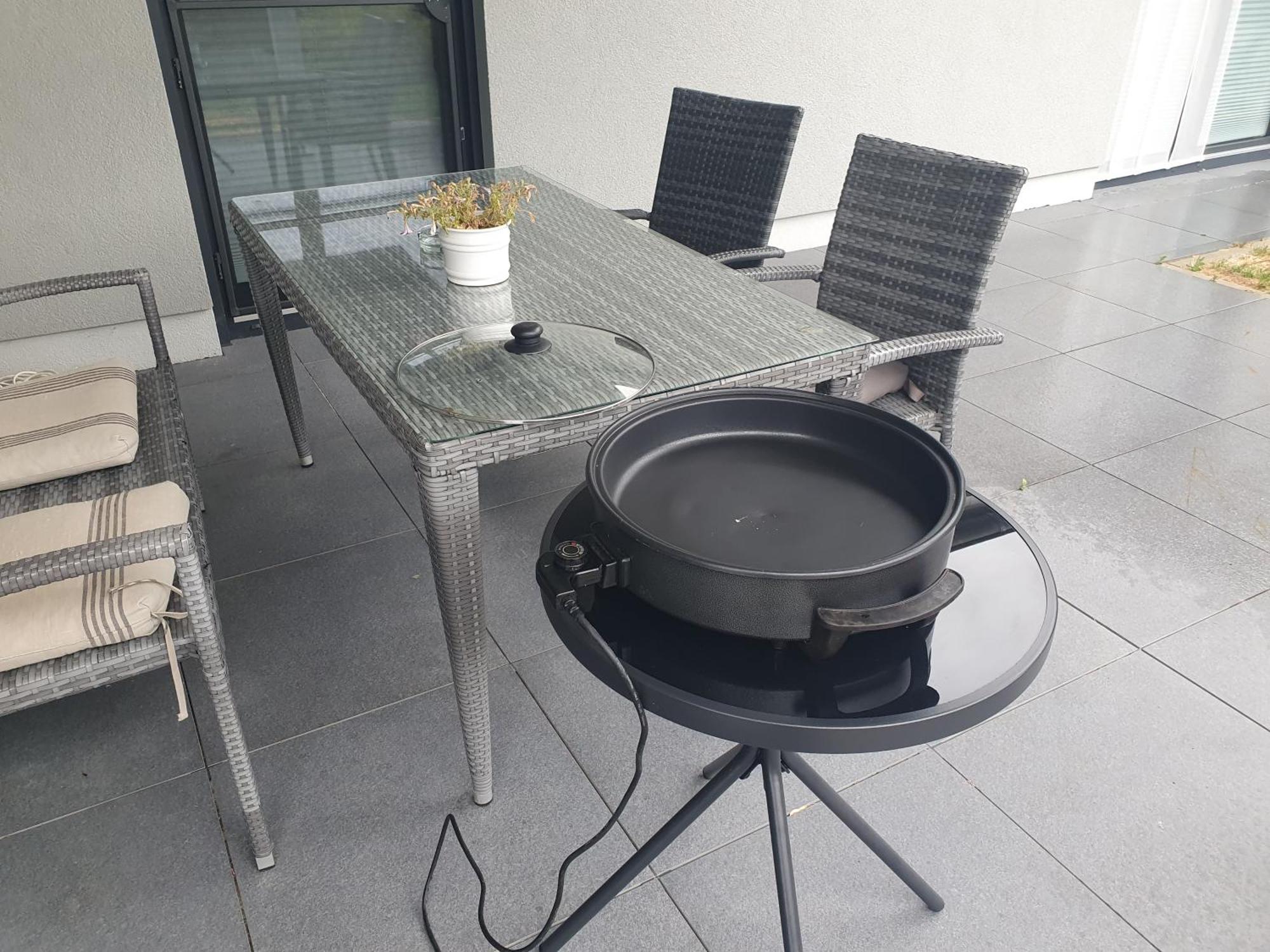 Grosszuegige Unterkunft Mit Terrasse Oberbrechen ภายนอก รูปภาพ
